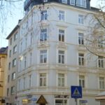 Gründerheitliches Wohnhaus mit störenden Dachaufbauten, Frankfurt-Nordend